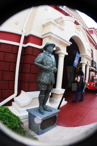 Sculpture of the great Ripley, himself